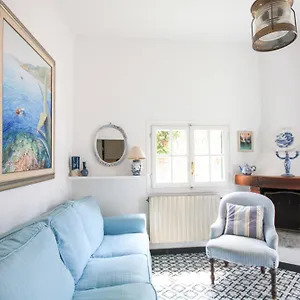 La Nave Guest house